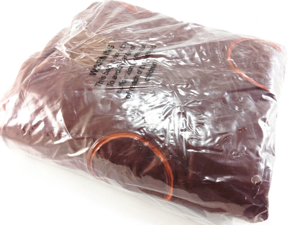 Oliphant Chocolate Digestive Pool Float Image shows the included contents.