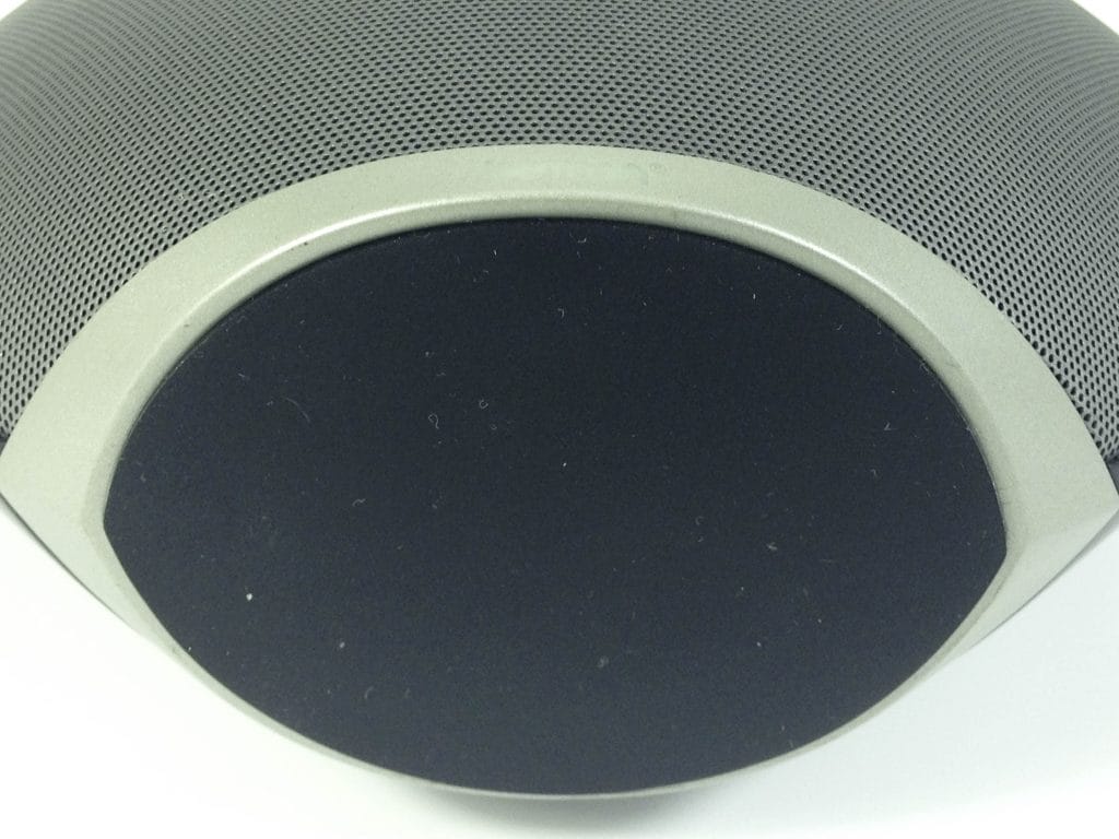 Betron XR77 Bluetooth Speaker Image shows the underside of the speaker.