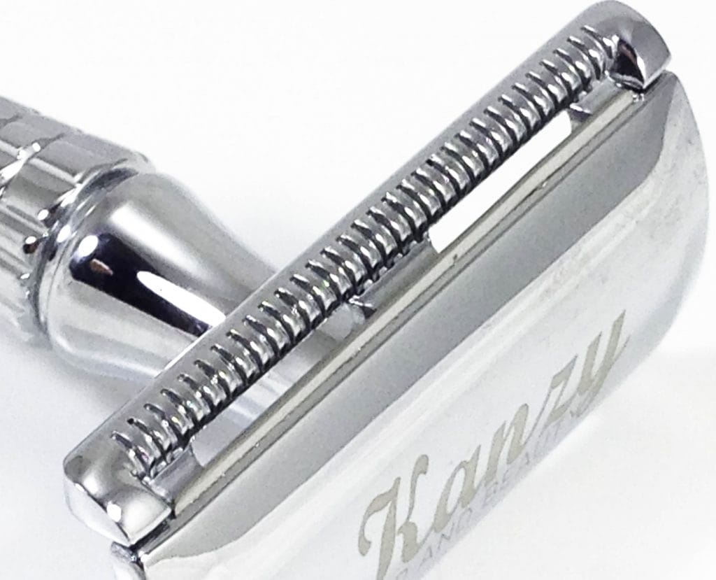 Image shows the head of the razor.