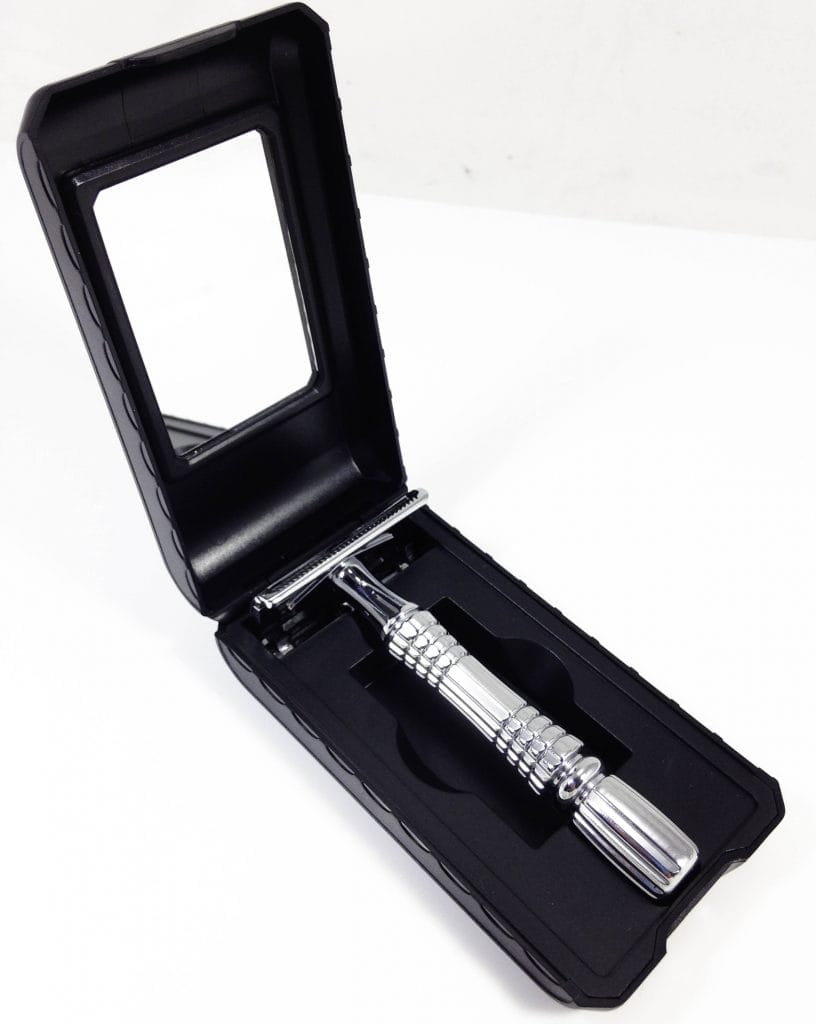 Image shows the razor in the case.