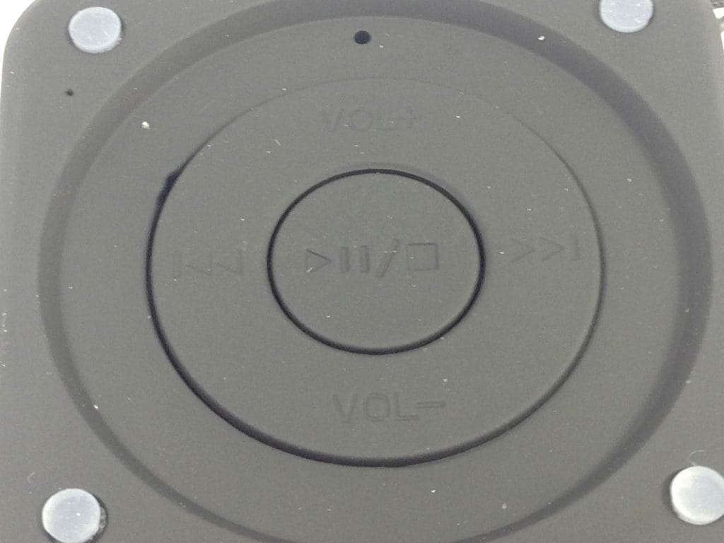 Betron MC500 Bluetooth Speaker underside image