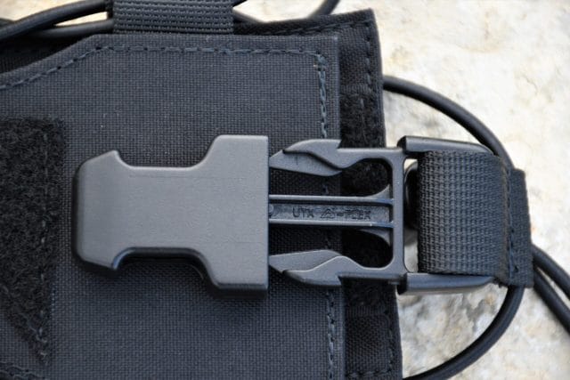 The UTX D-Flex buckle used is great at keeping your bottle secure inside the HUNTERZ