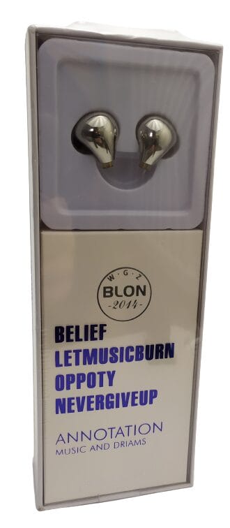 Image shows the outer packaging.