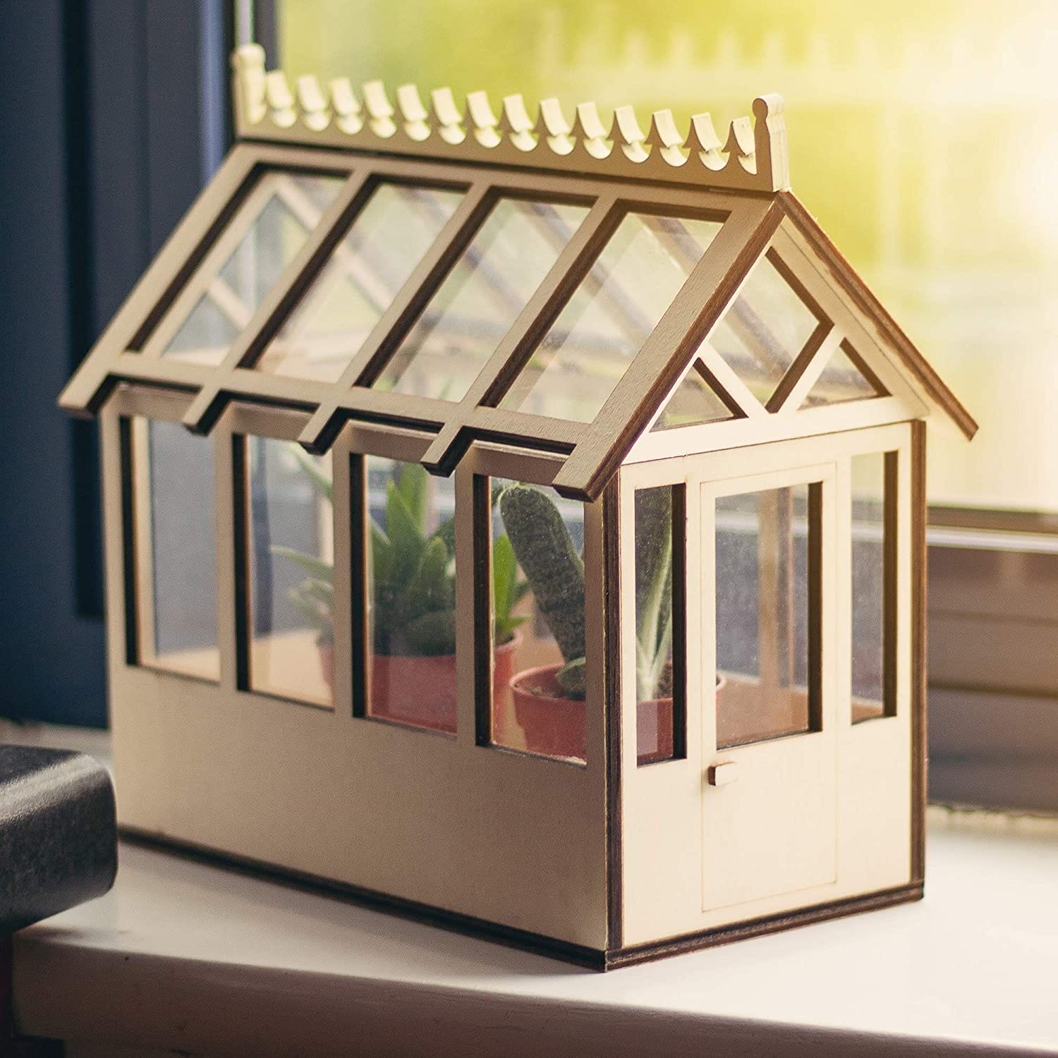 Oliphant Miniature Indoor Greenhouse - My Helpful Hints® Product Review