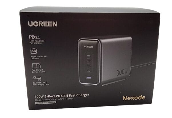 Image shows the outer box of the UGREEN charger.