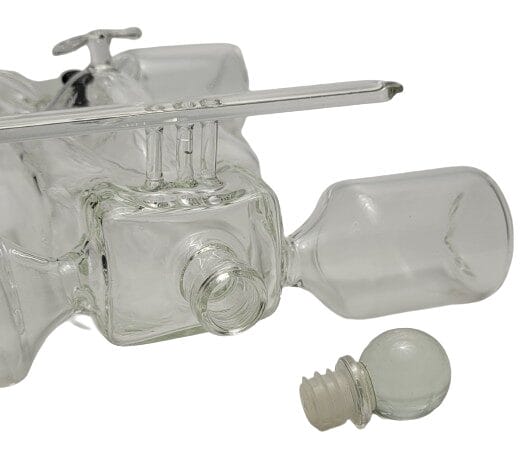 Image shows the stopper removed from the decanter.