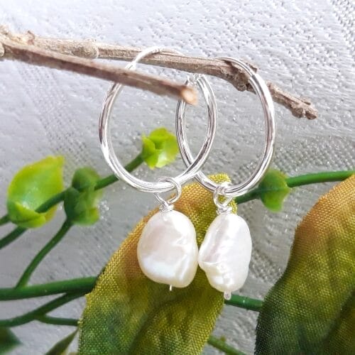 CherylsJewellery-Fresh-Water-Pearl-Hoop-Earrings-Sz18-500×500-1