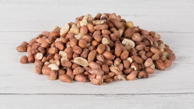 Laverock-Bird-food-Peanuts-1