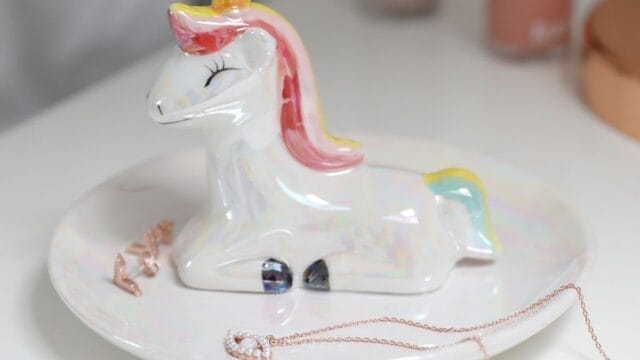 iridescent-unicorn-jewellery-dish-4x3a1657-900×900-1-2