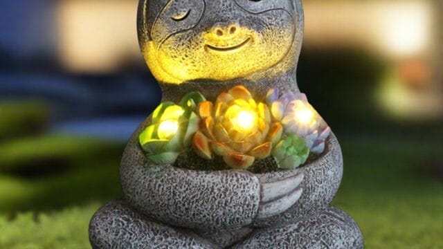 SolarPoweredSlothwithSucculentsOutdoorGardenStatue5-1