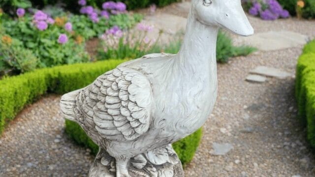 StoneEffectWhiteDuckStatueGardenSculptureOutdoorOrnament2-431708