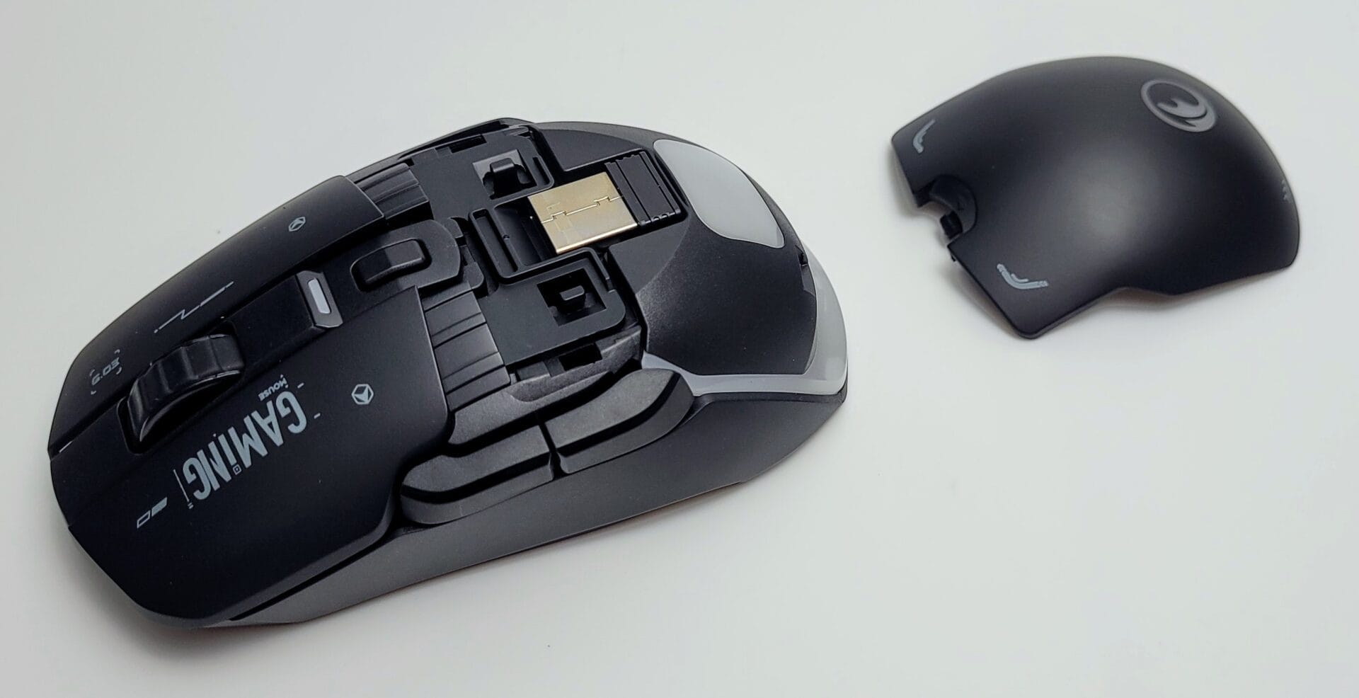 Image shows the case removed from the IFYOO G03 Gaming Mouse.