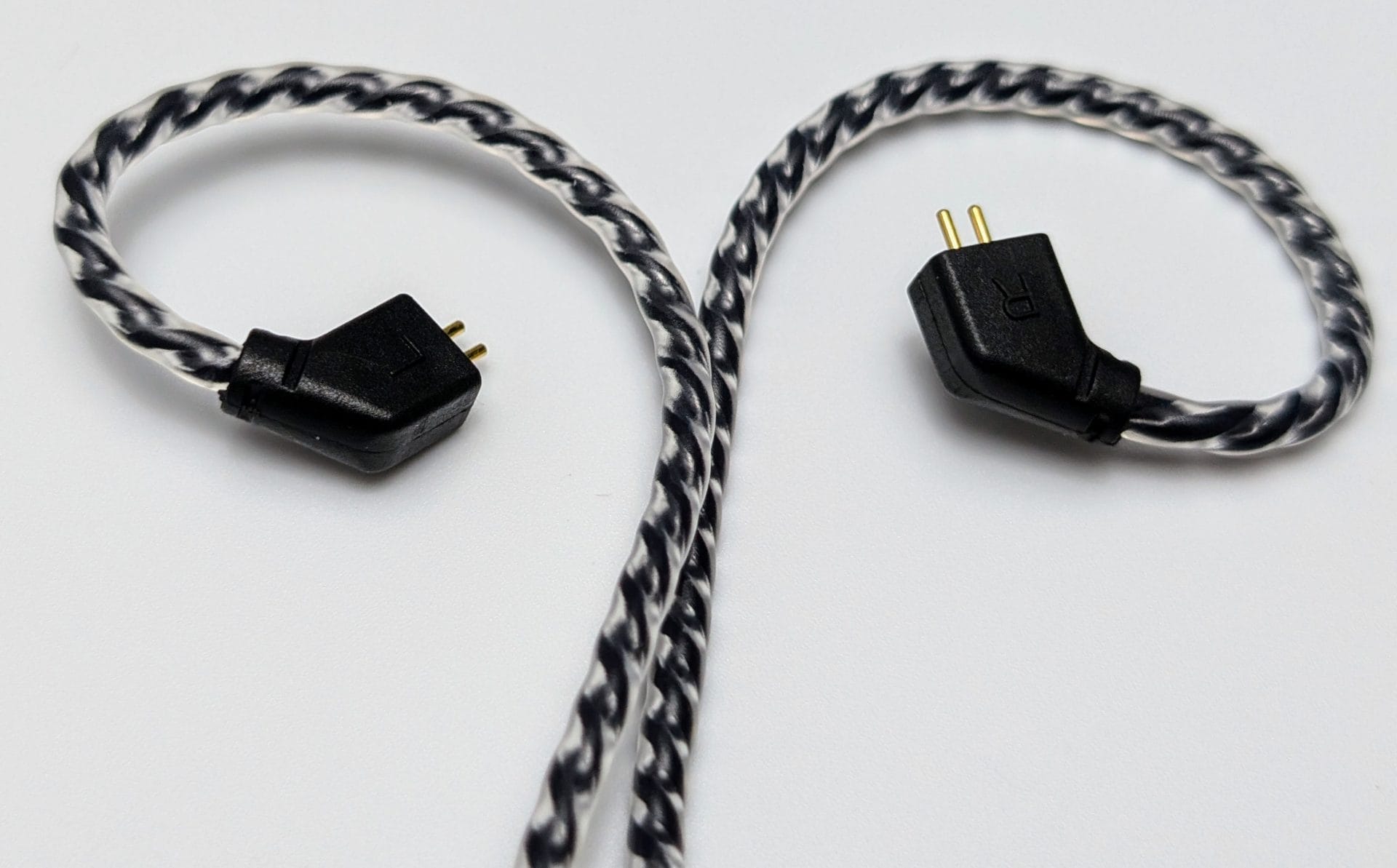 Image shows the cable for the CCZ Solo DC02 IEMs.