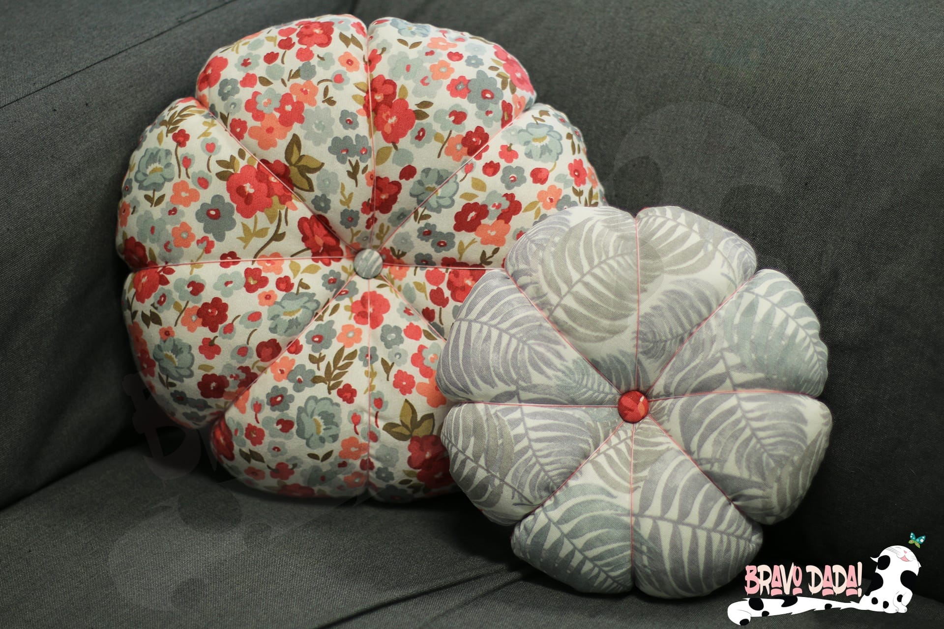 21.01.26-DIY-How-to-make-a-round-flower-shaped-cushion-with-fabric-covered-button