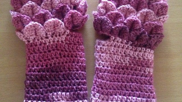 pink-dragon-gloves